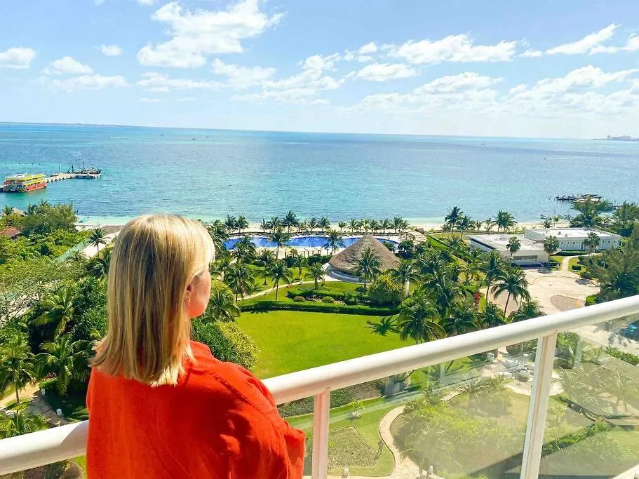 Beachfront Apartment Luxury Facilities Amazing Location Cancún